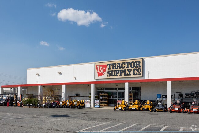 Tractor Supply Co. in Cordele, GA, is a fantastic resource for all your farming and gardening needs.