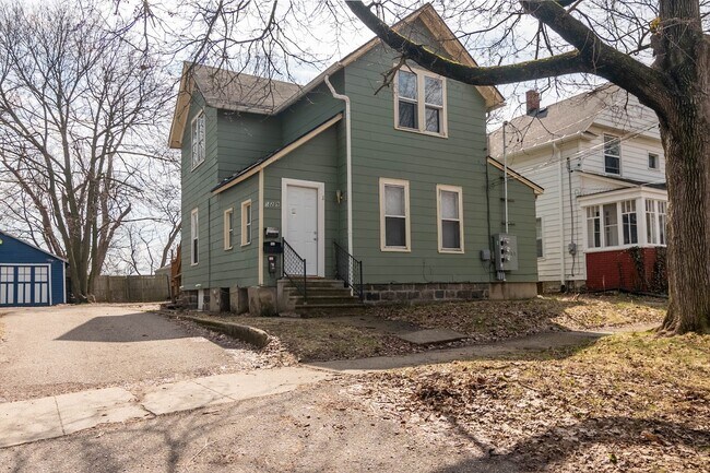 529 McCourtie St unit 2, Kalamazoo, MI 49008 - photo 3