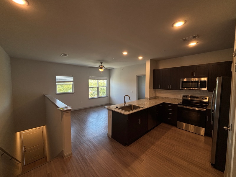 950 Fm2001 unit b1, Buda, TX 78610 - photo 1