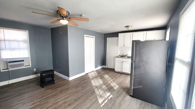 1057 Binkley St, Fort Worth, TX 76105 - photo 6