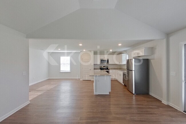 137 Western Red Cedar Dr, Stillwell, GA 31329 - photo 4