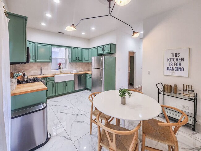 1411 W Grand Ave unit ID1360124P, Chicago, IL 60642 - photo 5