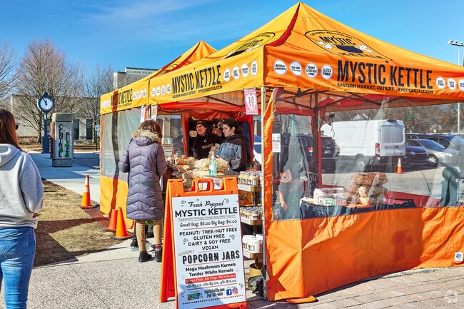 Residents of Huntington Woods can visit local restaurants in the community.