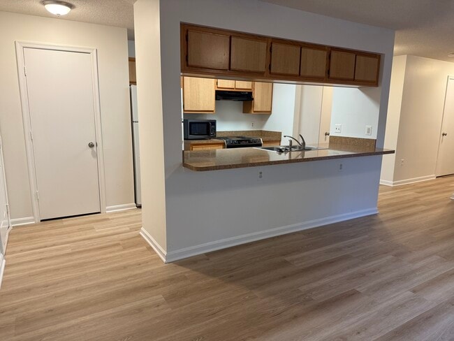 14201 Woolen Oak Ct unit 14201 Woolen Oak Cou, Silver Spring, MD 20906 - photo 6