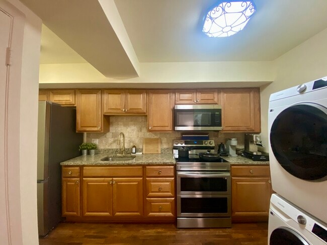 13 Stonehenge Cir unit 13T, Pikesville, MD 21208 - photo 7