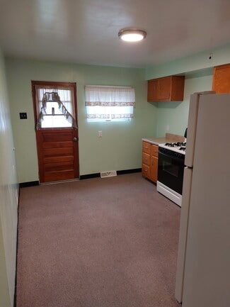 111 Jefferson Ave Unit A, Vandergrift, PA 15690