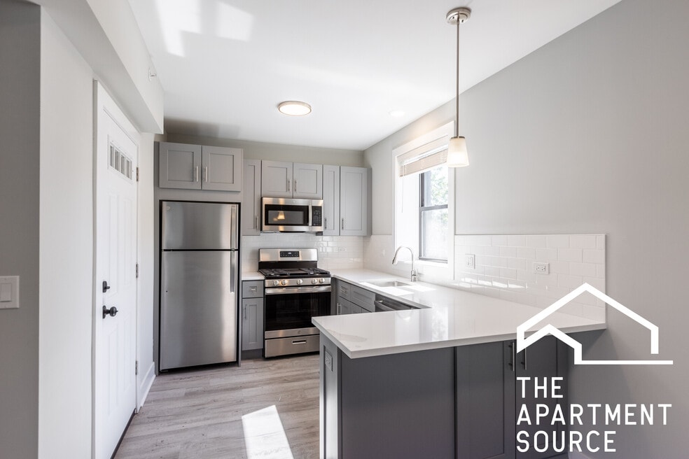 1133 Oak Ave unit W1, Evanston, IL 60202 - photo 1