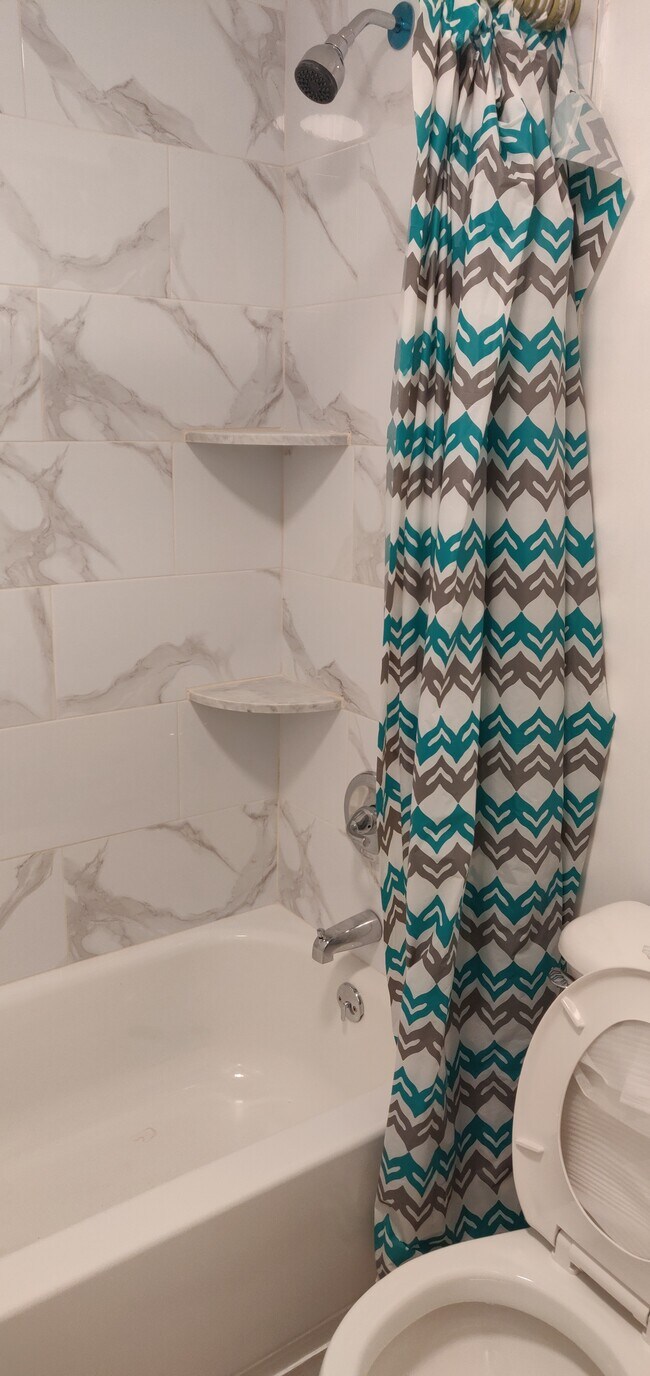 1713 S 8th St unit 2, Philadelphia, PA 19148 - photo 3