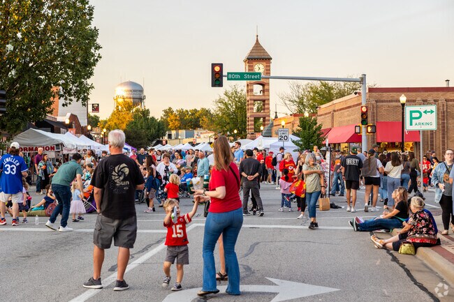The Overland Park Fall Festival celebrates fall time with unique shops, food & music.
