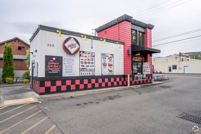 Smokin' Friday BBQ has the best tri-tip in Roseburg.