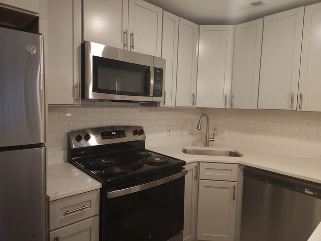 1212 N La Salle Dr unit 2, Chicago, IL 60610 - photo 6