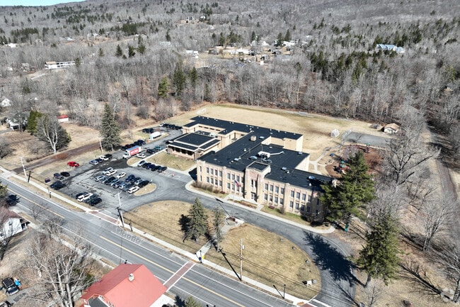 Hunter Elementary School serves kids from grades PK-6th.