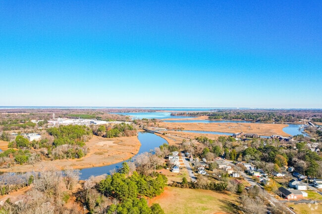 Spanning more than 300 square miles in Hampton Roads, Northern Isle of Wight delivers country quiet alongside everyday essentials.