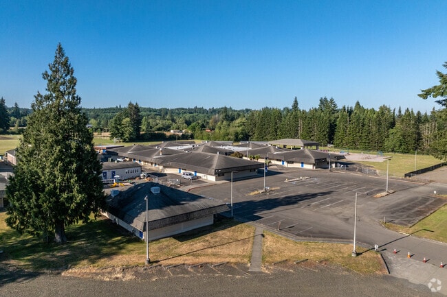 Elma Elementary is made of various buildings on its campus.