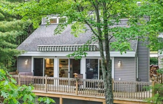 542 Island View Dr, Traverse City, MI 49696