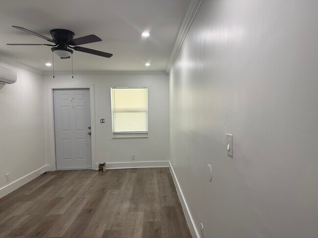 2500 Franklin Dr unit Private Studio, Fort Lauderdale, FL 33311 - photo 6