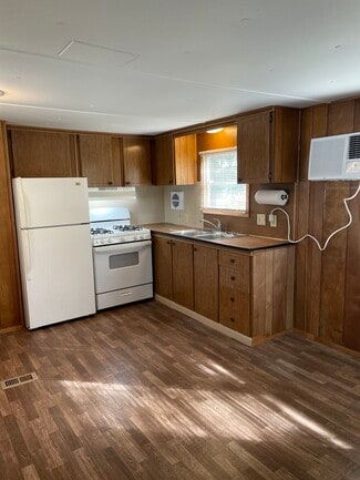 2006 E Prospect Rd Unit 7R, Ashtabula, OH 44004