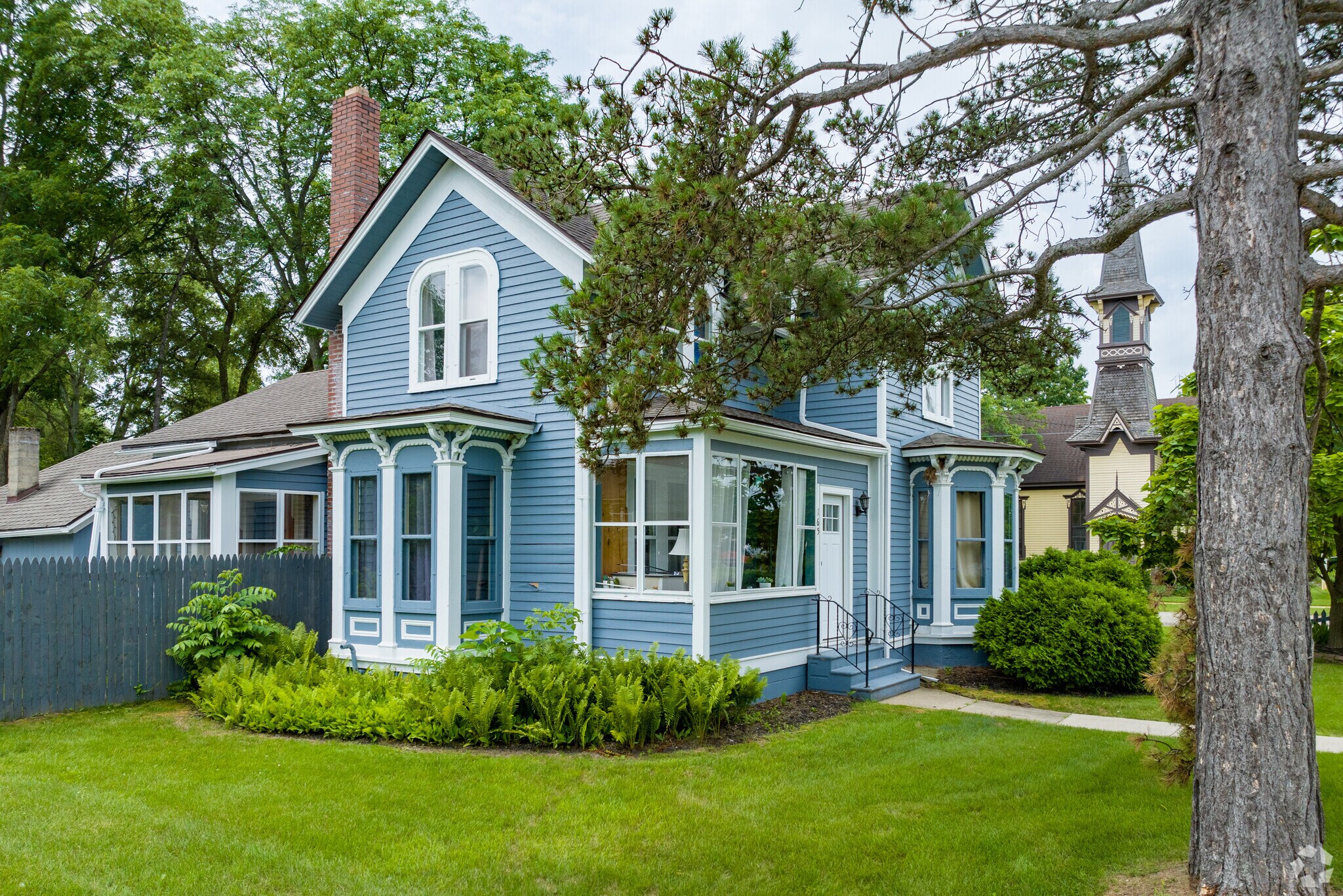 Stunning Victorian homes with original features can be found in Highland Charter's Downtown.