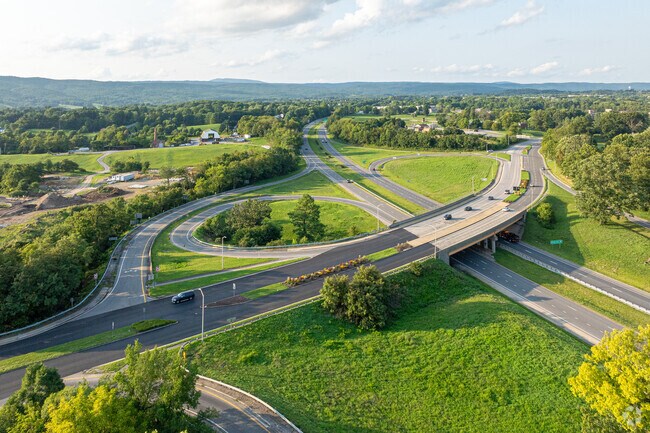 Hethwood-Prices Fork has access to Route 460 Bypass, which connects to other neighborhoods.