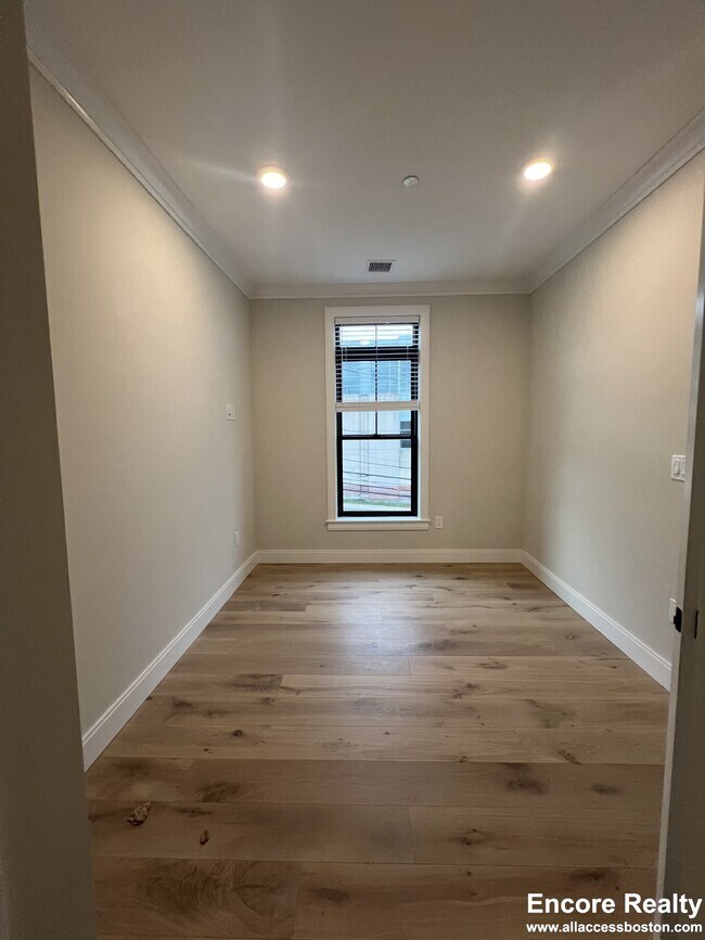 157 Everett St unit 309, Boston, MA 02134 - photo 6