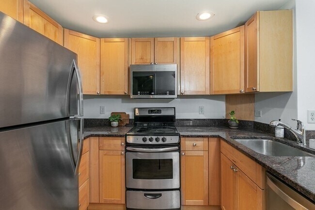 19 Glenview Rd unit 2, Quincy, MA 02169 - photo 2