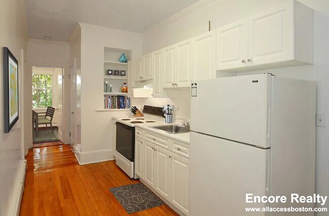 1539 Beacon St unit 21, Brookline, MA 02446 - photo 2
