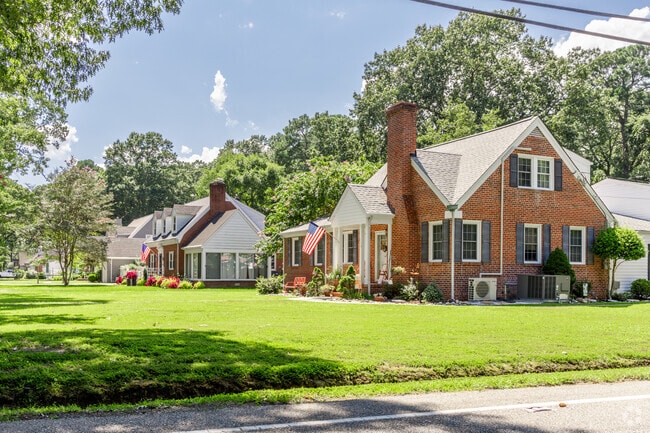 Brick homes with large front yards are abundant in Riverside.