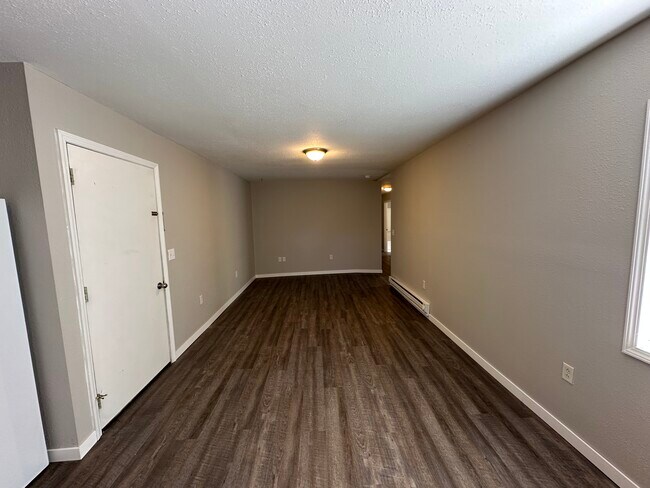 301 Buena Vista St unit 4, Alta, IA 51002 - photo 4