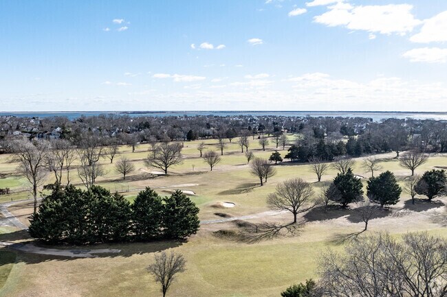East Massapequa is home to the public Penninsula Golf Club.
