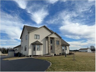 5833 N Clear Creek Rd, Huntington, IN 46750