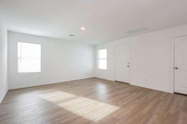 14014 White Water, San Antonio, TX 78223 - photo 6