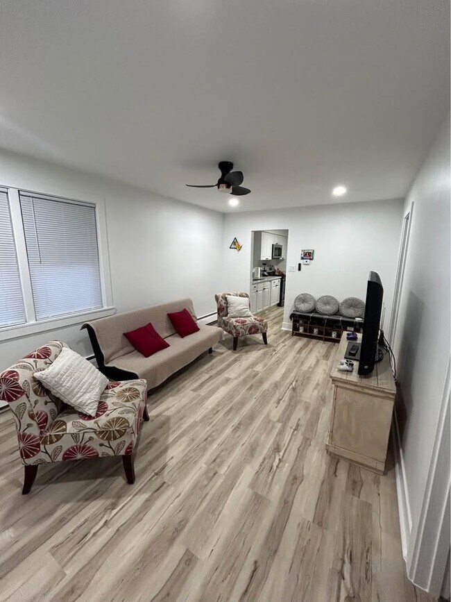 4915 Egandale Ave unit 2, Mc Cook, IL 60525 - photo 6