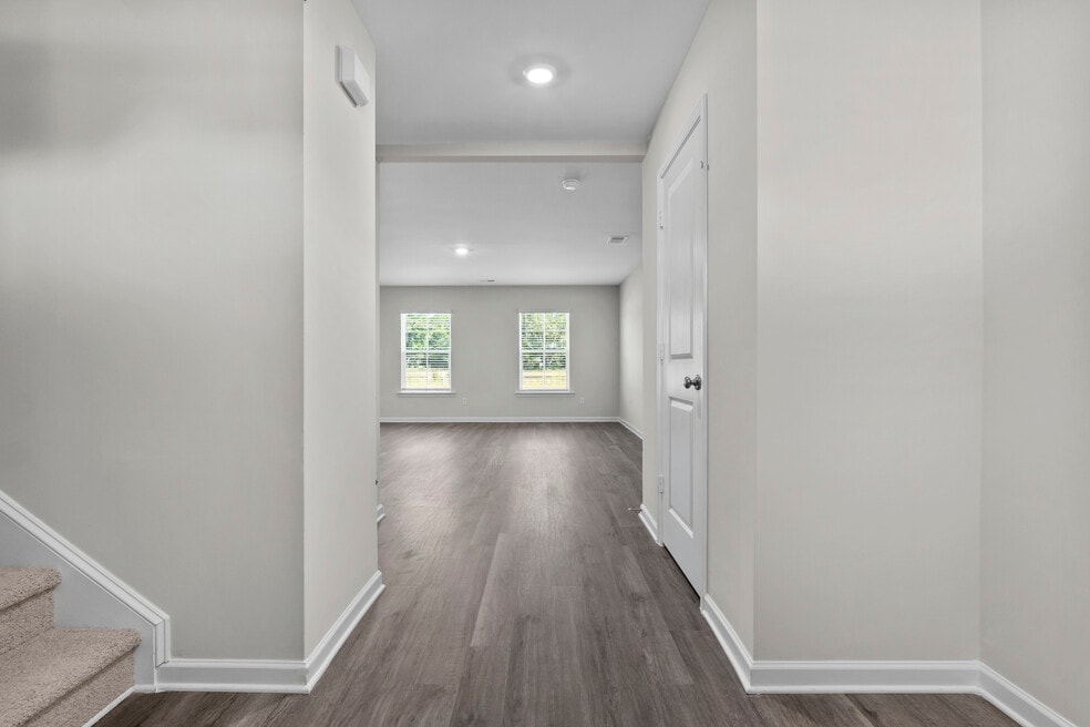 0 Longwood Rd unit 37991119, Columbia, SC 29209 - photo 1