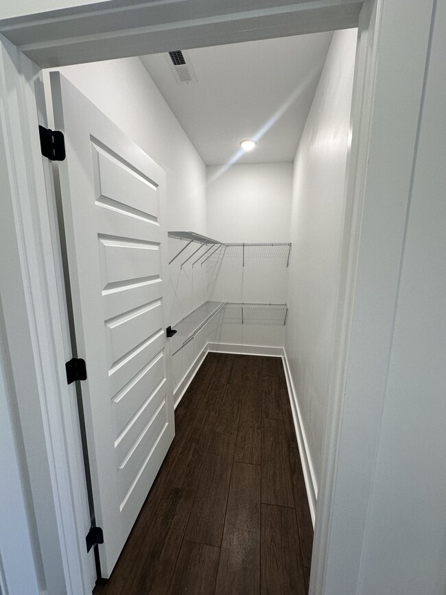 210 Market St, Muscle Shoals, AL 35661 - photo 6