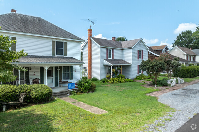 Cordova has many different housing options from classic foursquares to modern traditionals.