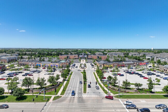 Naperville Center has many shopping and dining options for the residents of Springbrook Prairie.
