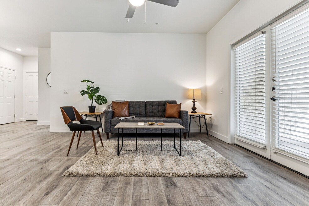 9450 W Cabela Dr unit ID1054664P, Glendale, AZ 85305 - photo 1