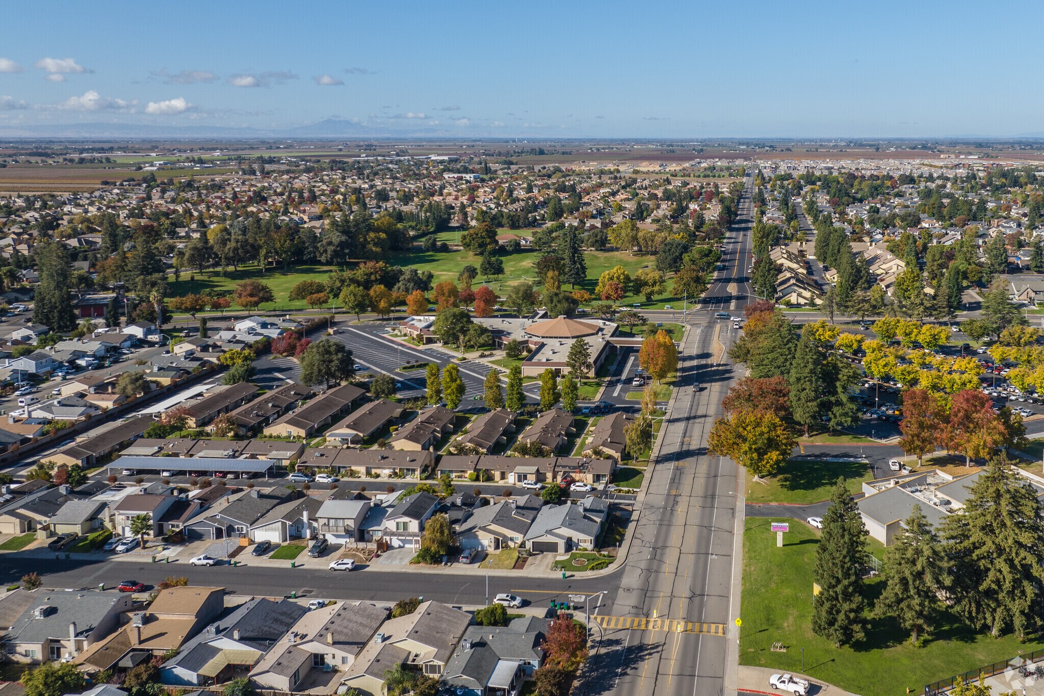 East Lodi's thoroughfares make it easy to get from home to work.