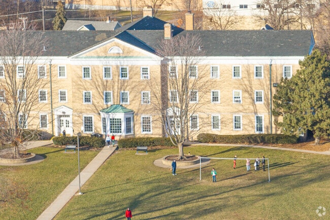 Elgin Academy encourages critical thinking.