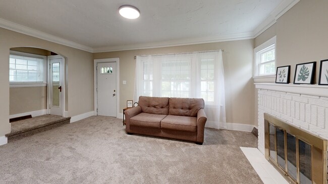 615 Noah Ave, Akron, OH 44320 - photo 2