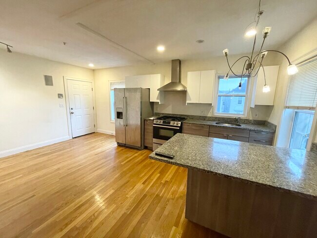 120 Hillside St unit 2, Roxbury Crossing, MA 02120 - photo 2