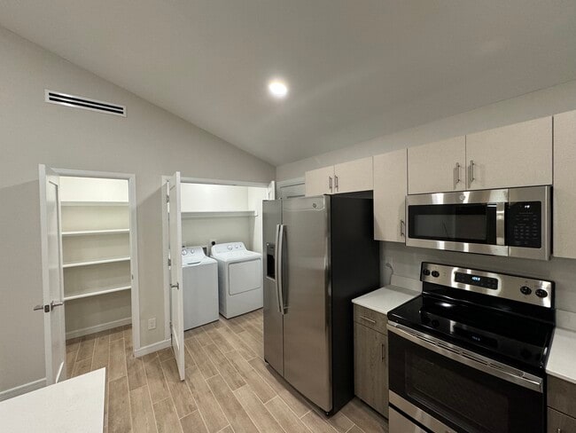 1408 E Iris Ave unit 1, McAllen, TX 78501 - photo 4