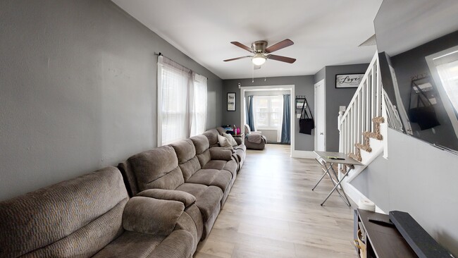 419 Glover St, Woodbury, NJ 08096 - photo 2