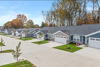 1352 Town Square Dr, Kent, OH 44240