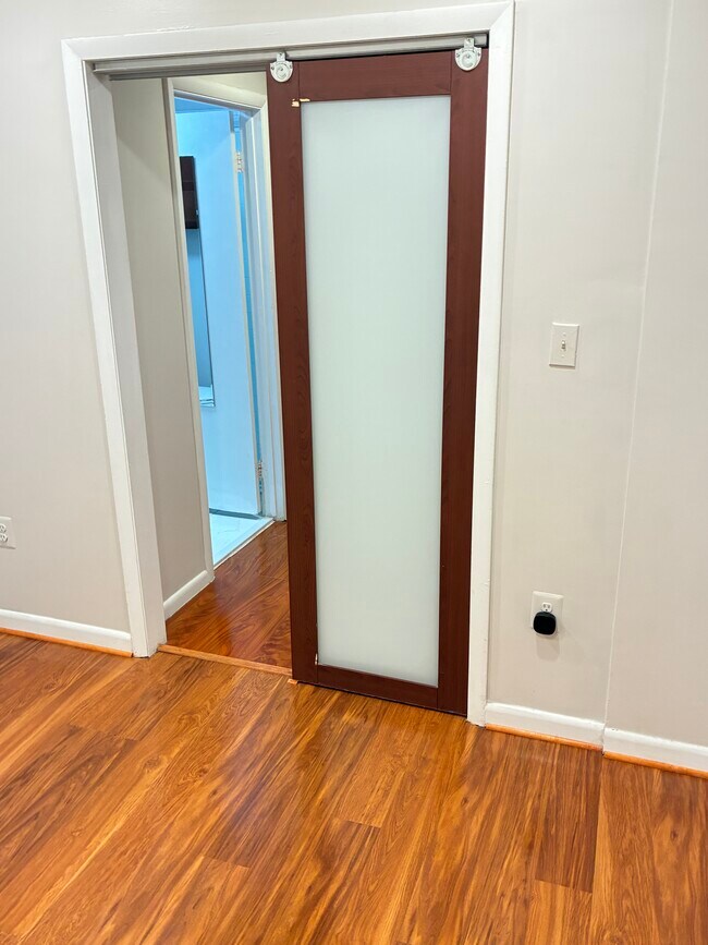 625 C St NE unit Capitol Hill One Bed, Washington, DC 20002 - photo 6