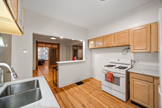 1015 Garnett Place, Evanston, IL 60201 - photo 6