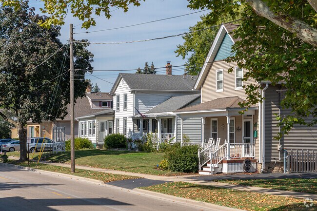 Two story farmhouses and American Foursquares are common in East Dundee.