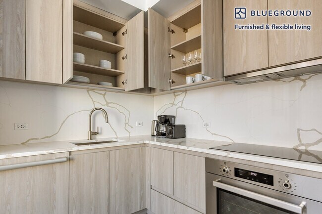 200 E 23rd St unit FL17-ID2021, New York, NY 10010 - photo 7