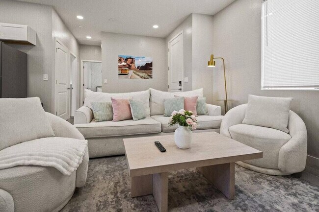 6612 W Paradise Ln unit ID1240449P, Glendale, AZ 85306 - photo 2