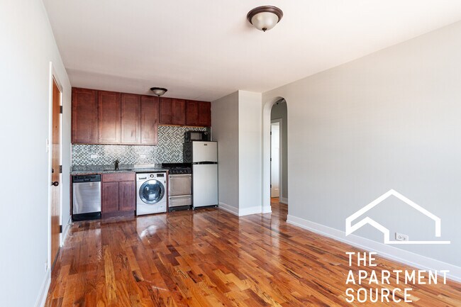 560 W Arlington Place unit 211, Chicago, IL 60614 - photo 3